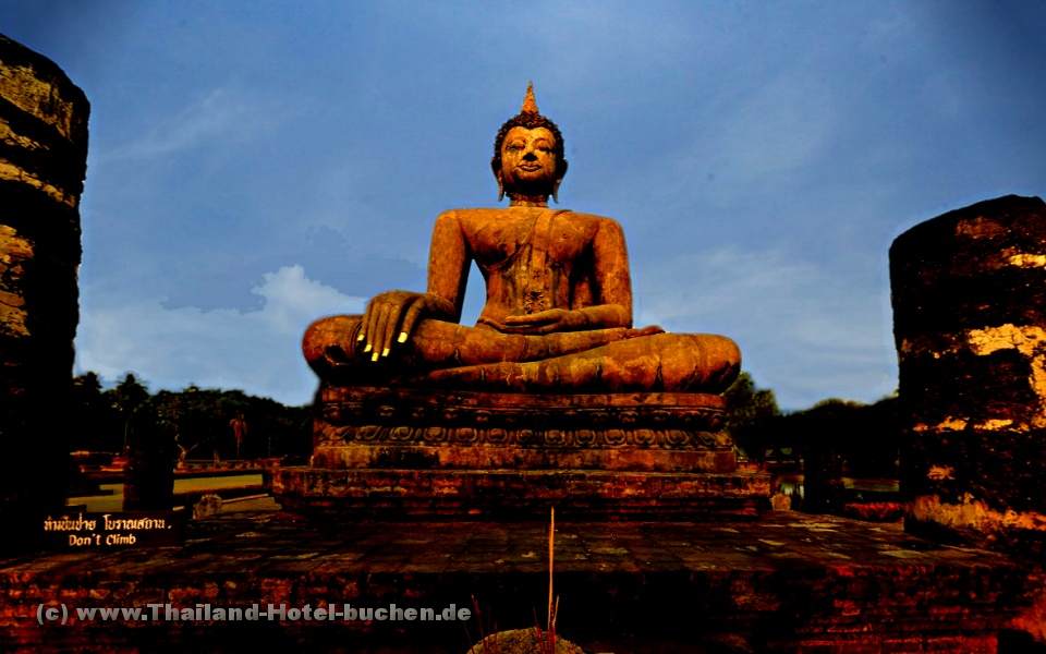 Bild: Buddha Statue im Historical Park Sukhothai